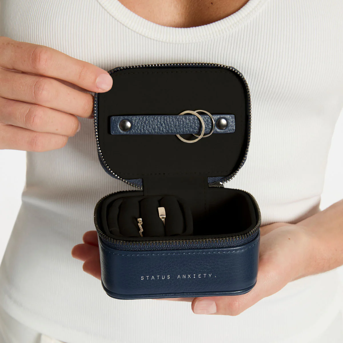 Heartbreaker Jewellery Case - Midnight Blue - Image 2